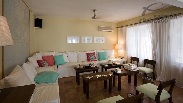 Interior del Bair´s Lodge, isla de South Andros, Bahamas