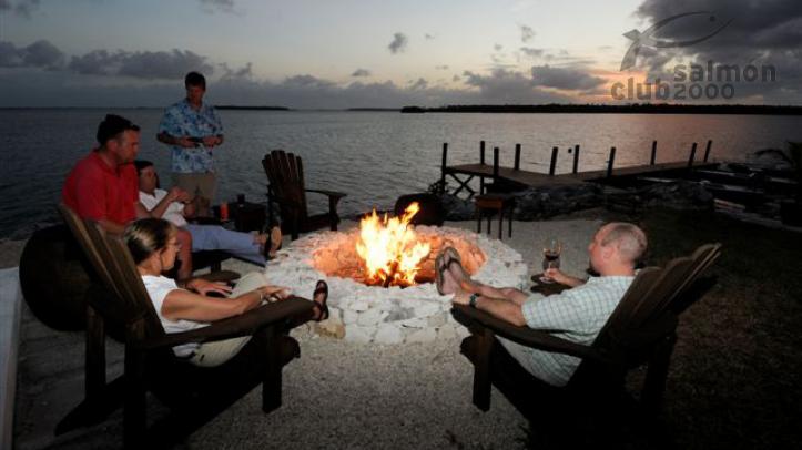 Pescadores se relajan en el Abaco Lodge, Bahamas