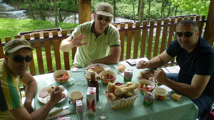 Desayuno en Río Gradac Serbia