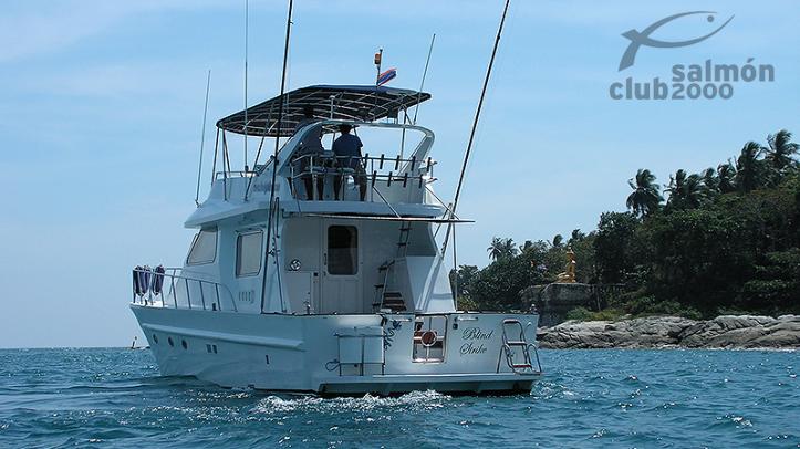 Lancha de pesca para exlorar al Mar de Andamán con bas en Phuket