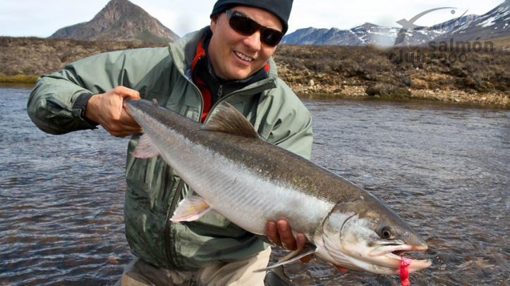 Pesca de enormes salvelinos