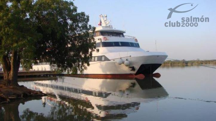 El Harmony V es un Mega yate, moderno de elegante apariencia